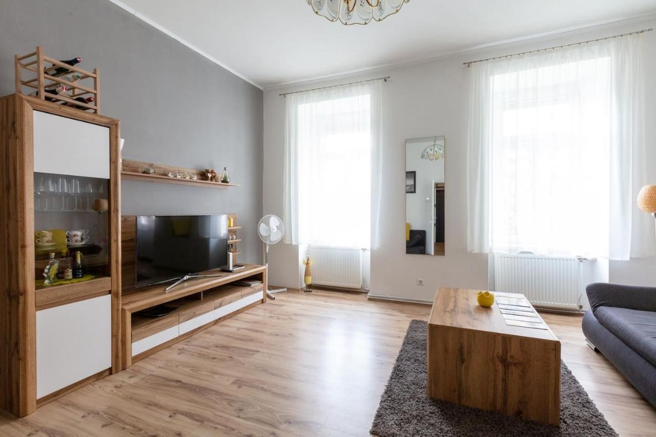 Sunny Renovated Apartment Close To Downtown Vienne Extérieur photo